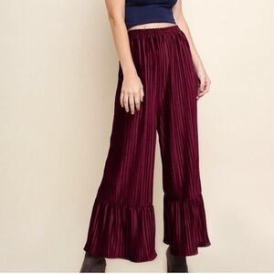 Umgee Boutique Velvet Cropped Wide Leg Ruffle Hem Pants Burgundy Women’s Medium